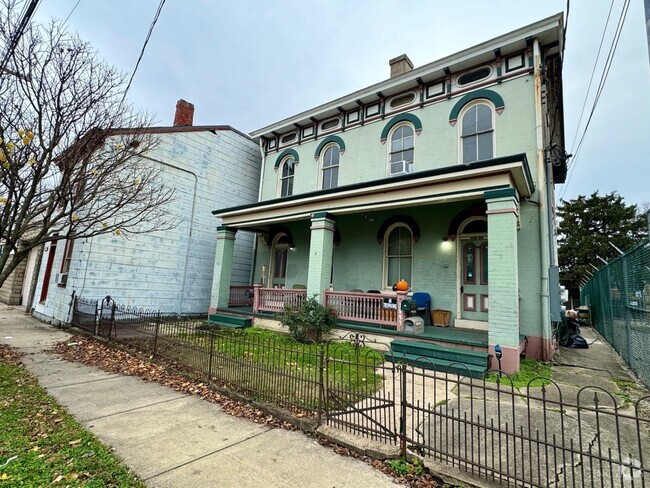 Building Photo - 1697 Blue Rock St Rental