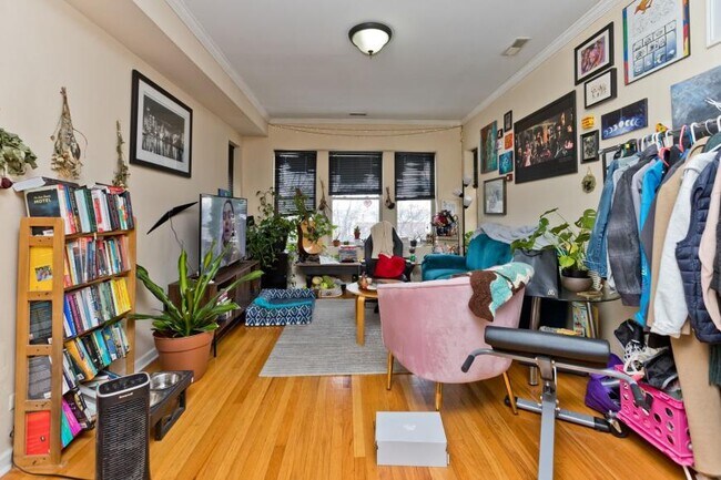 Photo - 1 bedroom in Chicago IL 60618 Unidad 3