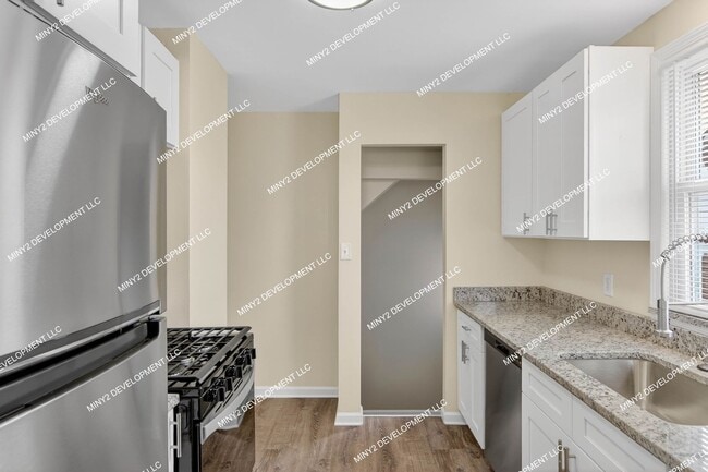 Photo - Charming 3-bedroom Bungalow with Brand-New Kitchen in Warren!