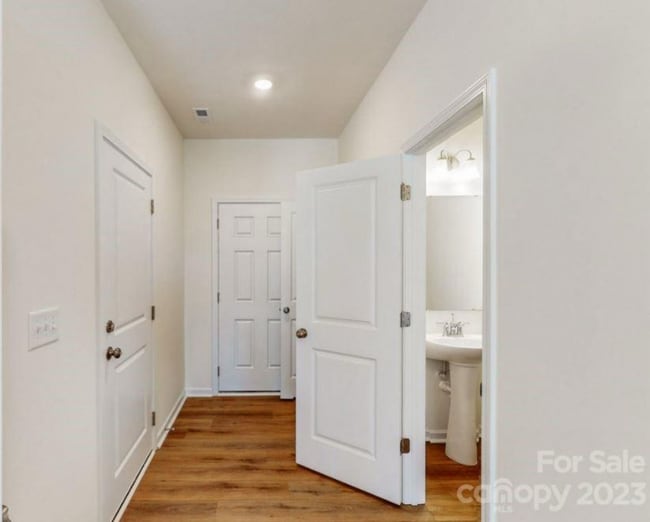 Photo - 5211 Maynard Hl Dr