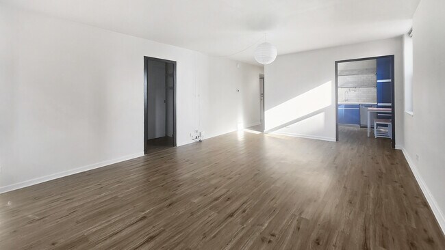 Photo - 253 E Delaware Pl Unit 20B