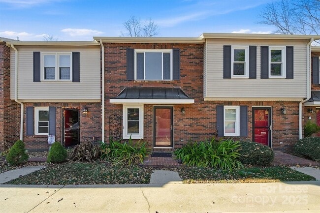 Photo - 2705 N Center St