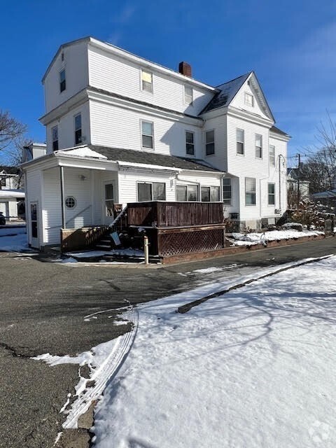 Building Photo - 329 Somerset Ave Unit 2 Rental