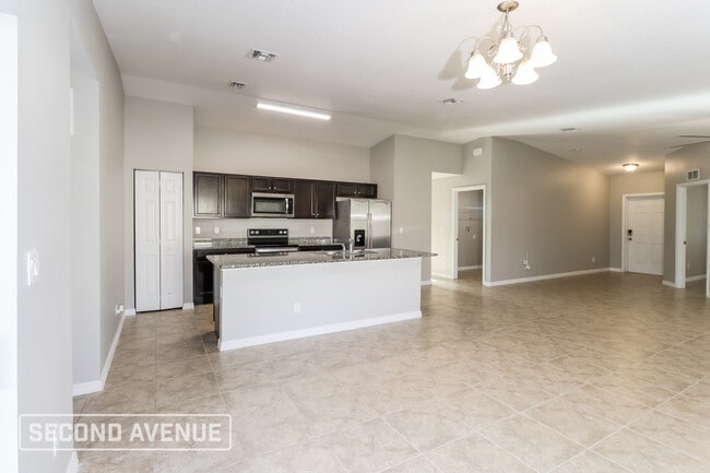 Photo - 594 Topeka Rd SW