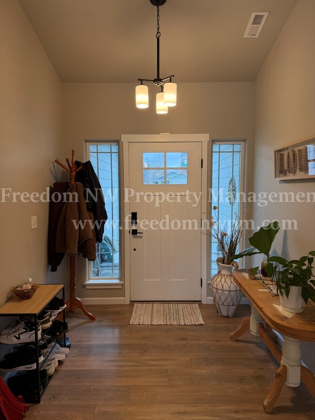 Photo - 17315 Pendleton St SW