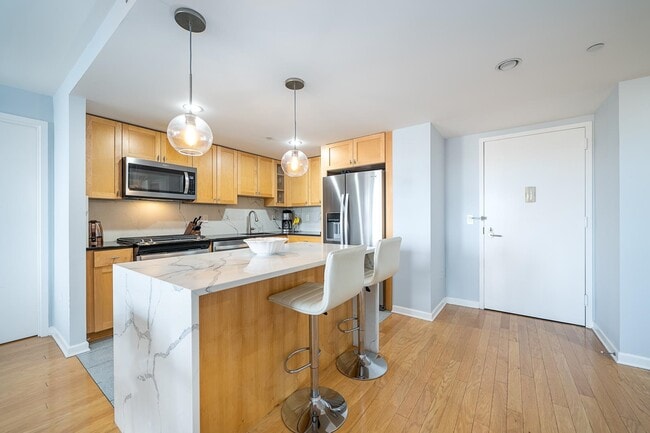 Building Photo - 700 Grove St Unit 11S