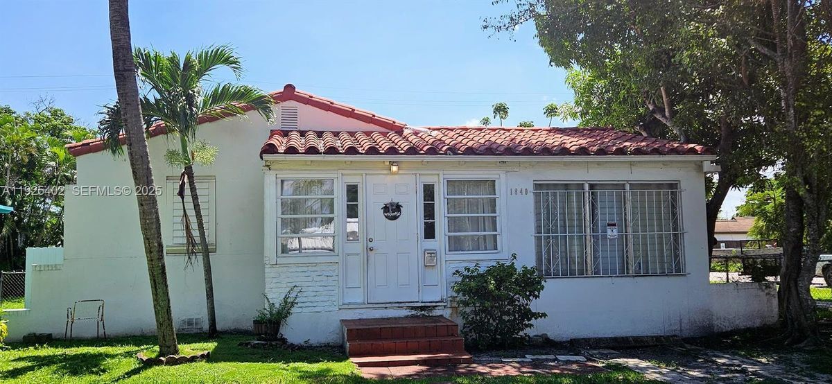 Photo - 1840 Roosevelt St