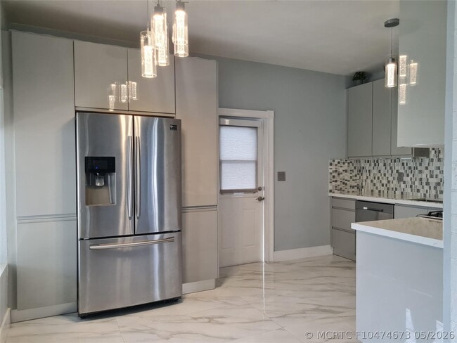 Photo - 906 NE 3rd St