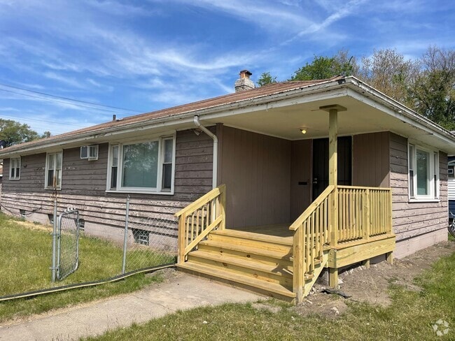 Building Photo - 4 Bedroom 1.5 Bath Home In Gary, IN