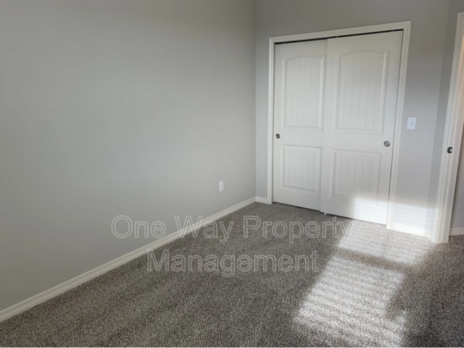 Photo - 1692 Grand Ave