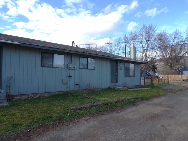 Building Photo - 308-310 Division Unit 308 Division