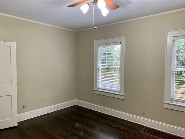 Photo - 293 Springdale Dr NE