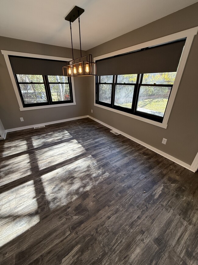 Photo - 2004 1st Ave S