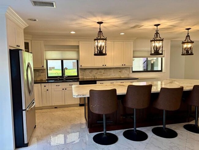 Photo - 2199 Charleston