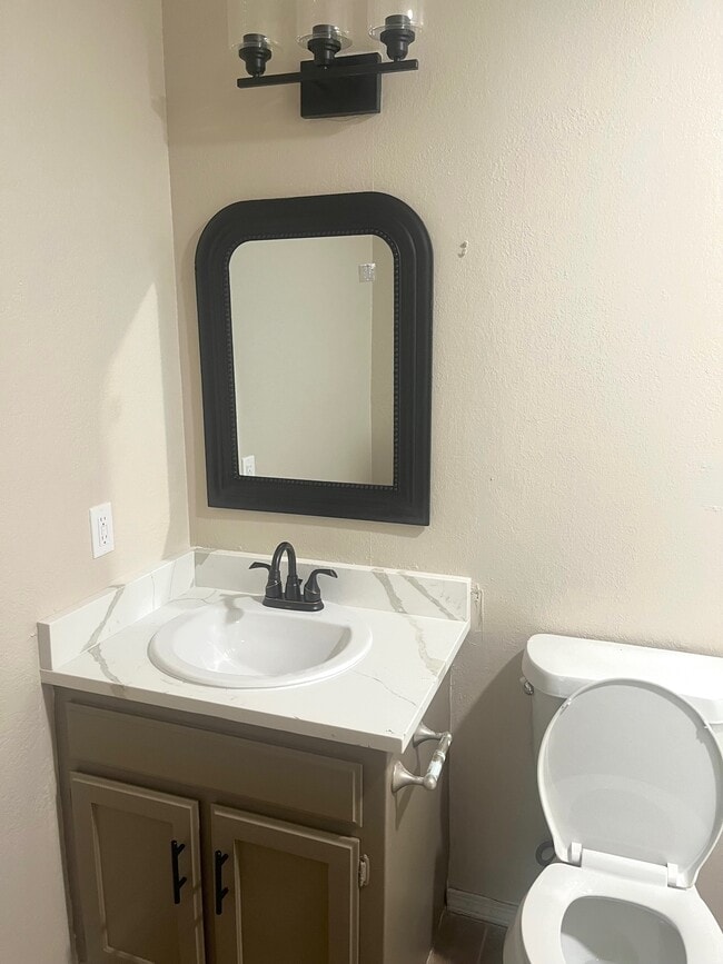 Photo - 706 Long Ct
