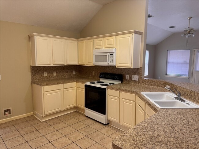 Building Photo - 2872 Shallow Brook Ln
