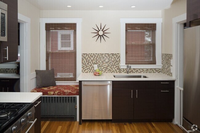 Building Photo - 9 Irvington Rd Unit 9 Rental