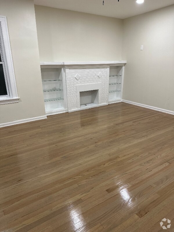 Building Photo - 7940 S St Lawrence Ave Rental