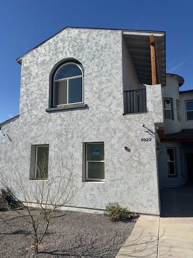 Photo - 5022 S 35th Ave Unit 01