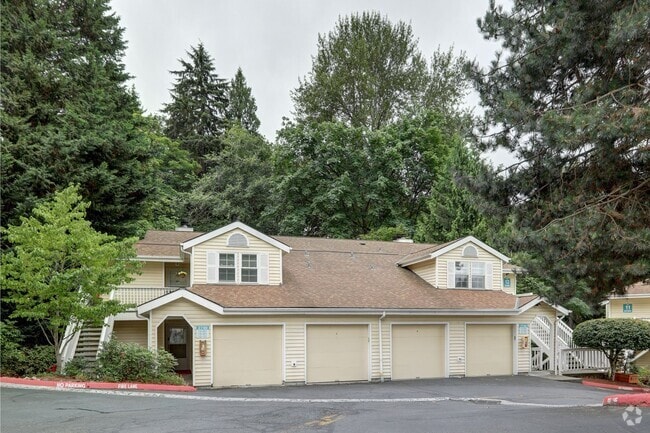 Building Photo - Charming 2BR 2BA Condo in great Bellevue l... Unit 12-101