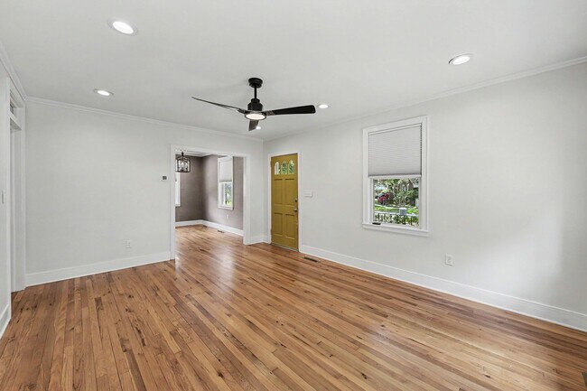 Photo - 12 Colleton Dr