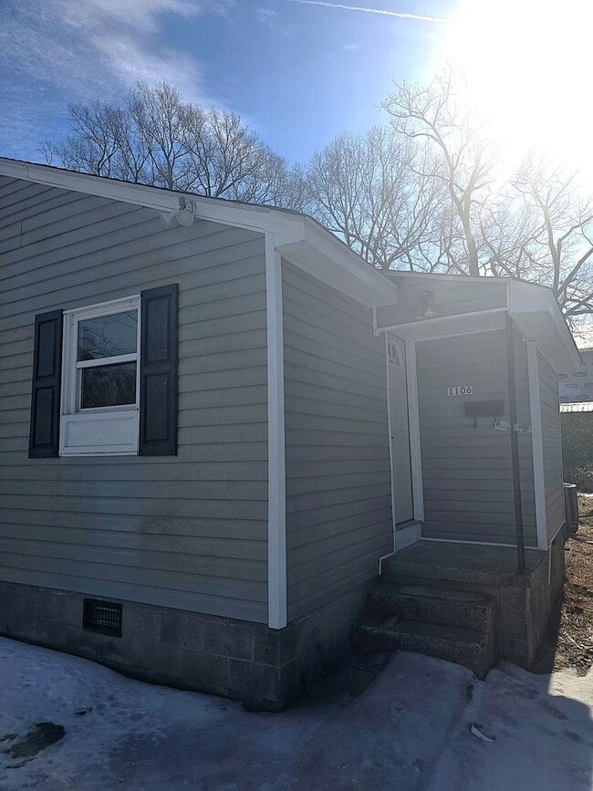 Photo - DUPLEX - Remodeled 2 BR in Petersburg