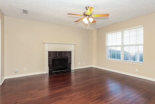 Photo - 3011 Wellington Pl