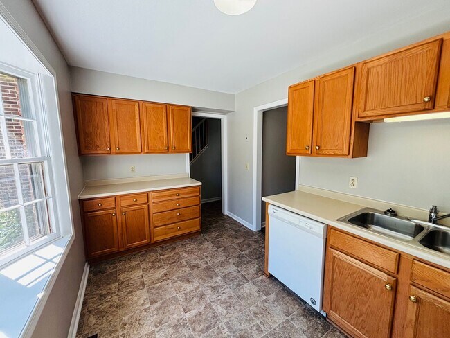 Photo - 2712 Wellesley Ct