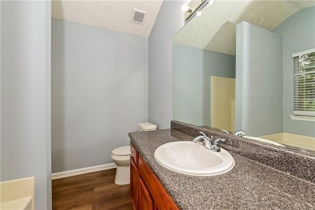 Photo - 5986 Creekside Dr