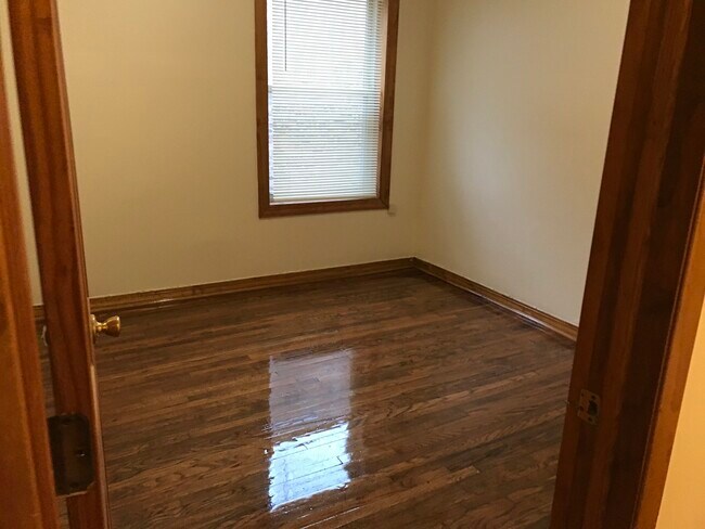 Photo - 1431 E 67th Pl