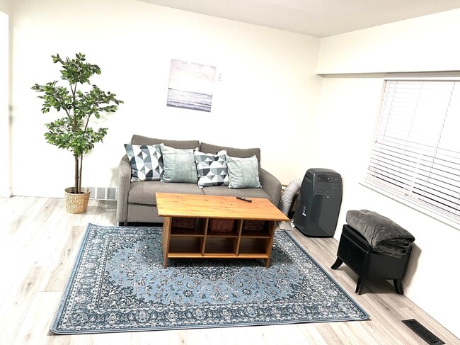 Photo - 2632 Gail Av Unité 2