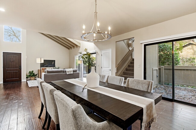 Photo - 2220 Boyer Dr