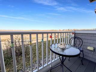 Photo - Make this charming studio with marsh views... Unidad #101