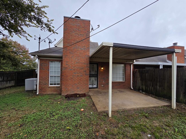 Photo - 3945 Oak Branch Cir E