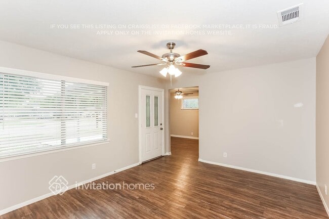 Photo - 811 Clover Park Dr