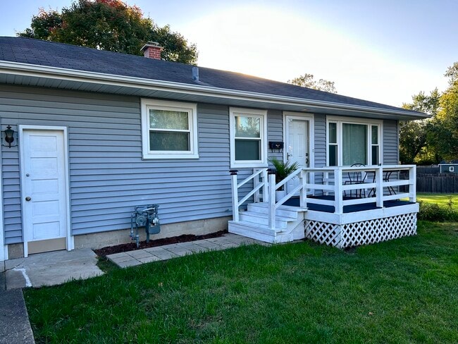 Building Photo - 103 Cherry St