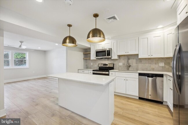Photo - 704 S Adams St