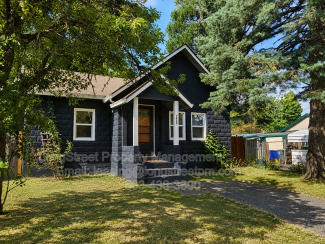 Building Photo - 7935 SE Bybee Blvd