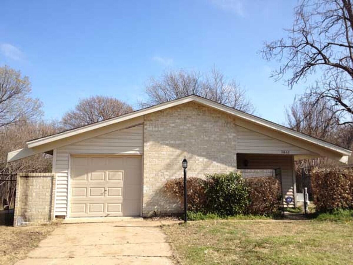 Photo - 3 Bed, 2 Bath. Hardwood floors, quartz cou...