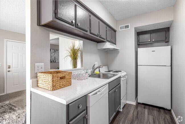 1BR, 1BA - 500SF - Kitchen
