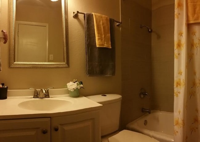 Beautiful Baths - 1809-on-Cox