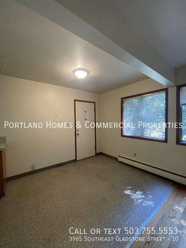 Photo - 3965 SE Gladstone St Unidad 10