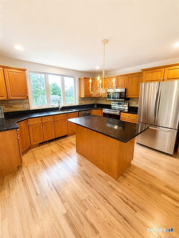 11 Squantz View Dr