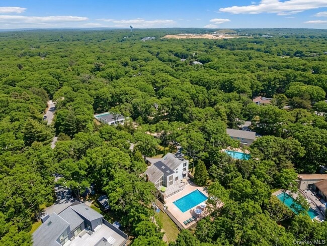 44 Diane Dr