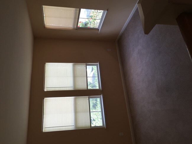 Photo - 940 Oakes St