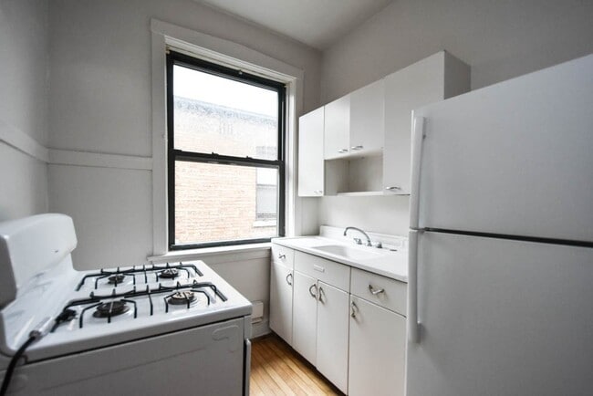 Photo - 1034 Dempster St Unidad E4