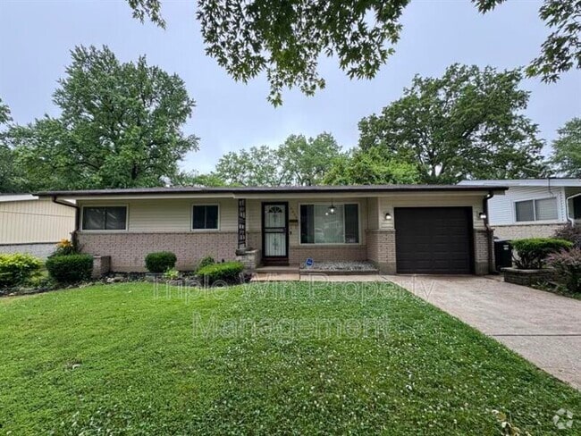 Building Photo - 10655 Hallwood Dr Rental