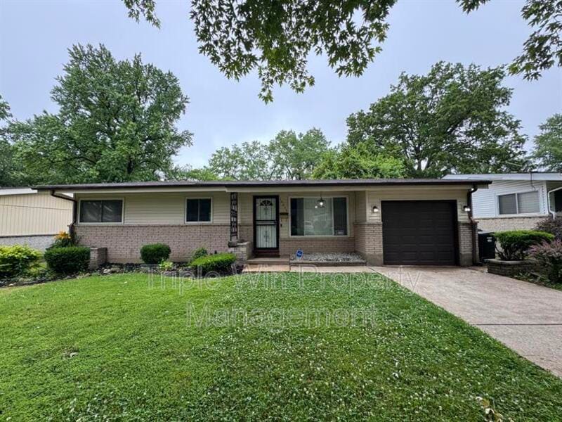 Photo - 10655 Hallwood Dr