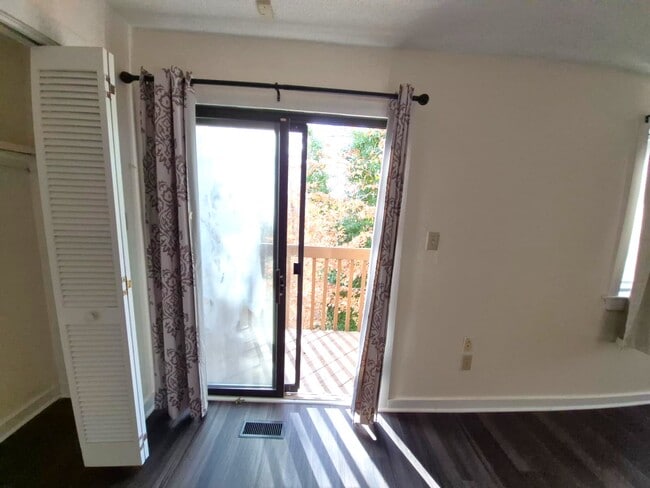 Photo - 217 Bridgewater Dr