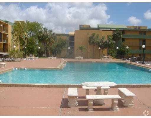 Building Photo - 100 Fontainebleau Blvd Unit 403 Rental